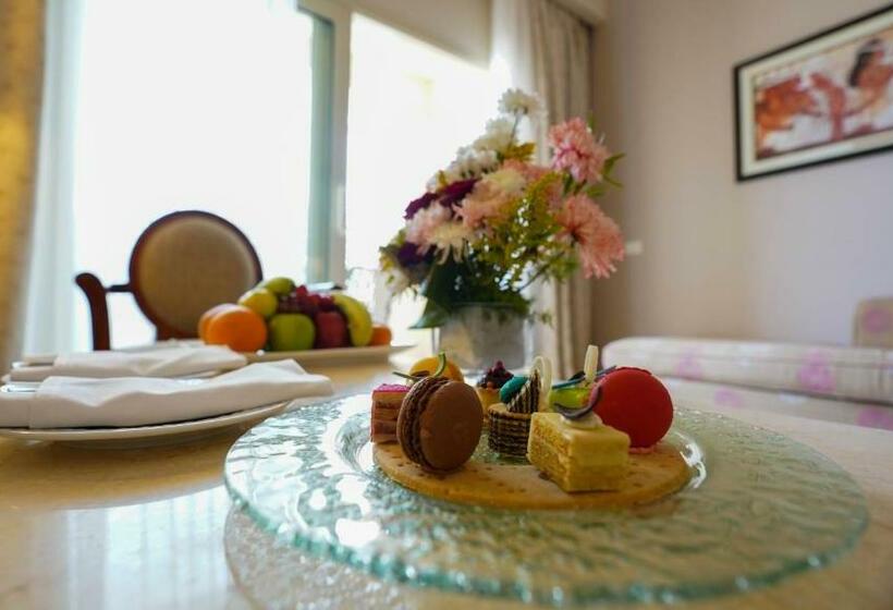 سوییت با چشمانداز دریا, Baron Palace Sahl Hasheesh