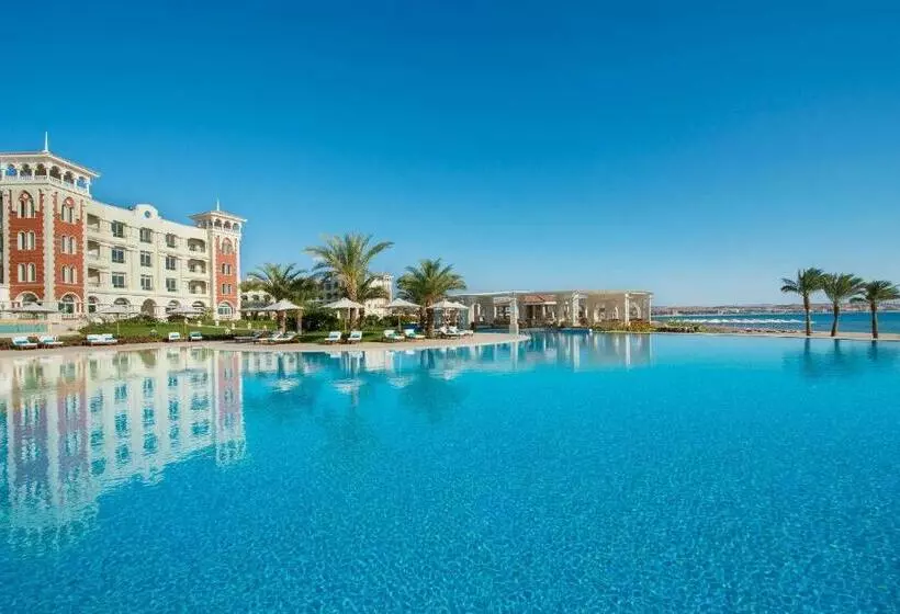 سوییت با چشم‌انداز دریا, Baron Palace Sahl Hasheesh