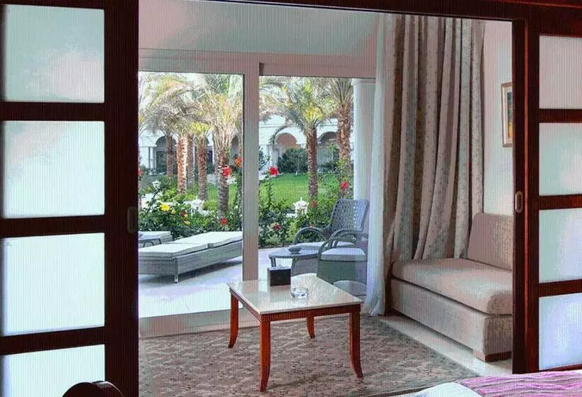 سوییت خانوادگی, Baron Palace Sahl Hasheesh