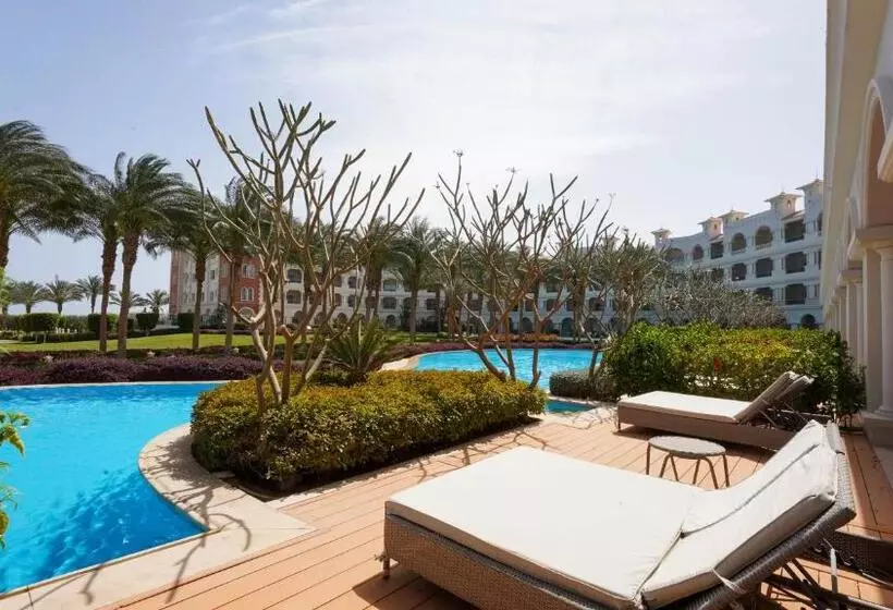 Swim-up suite, Baron Palace Sahl Hasheesh