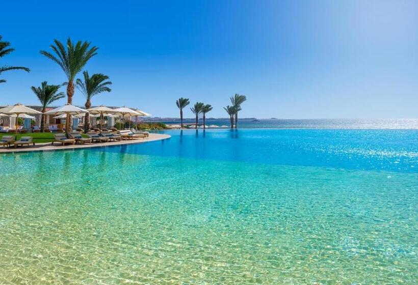 سوییت با چشم‌انداز دریا, Baron Palace Sahl Hasheesh