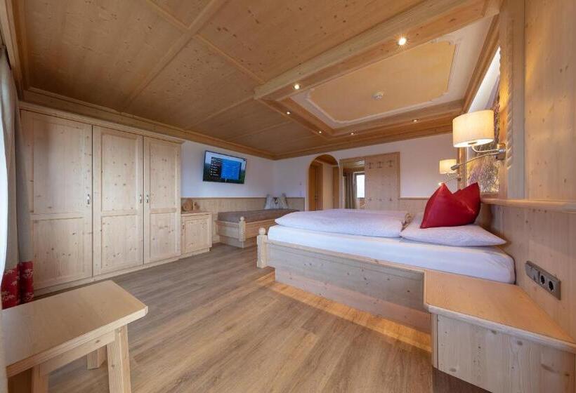 Трехместный Номер Стандарт с Балконом, Gasthof Tannen   Alm