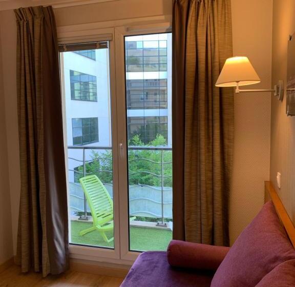 2ベッドルームアパートメント, Altamira