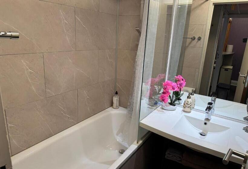 2ベッドルームアパートメント, Altamira