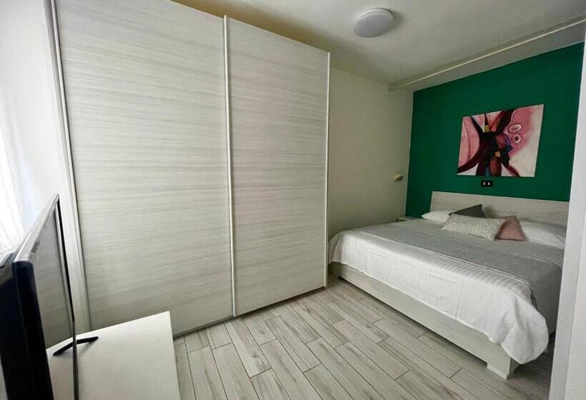 غرفة قياسية رباعية, Alla Fontanella