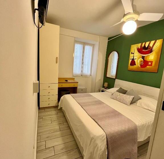 غرفة قياسية فردية, Alla Fontanella