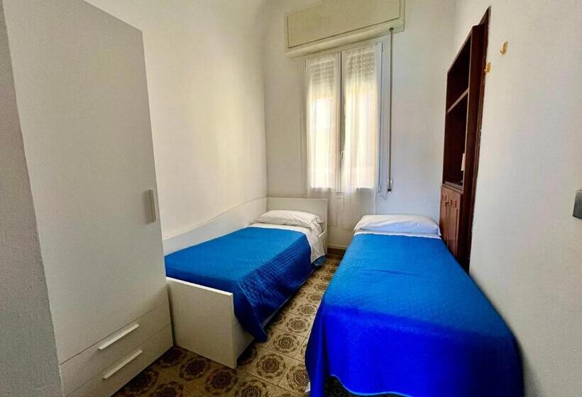 شقة غرفتين, Alla Fontanella