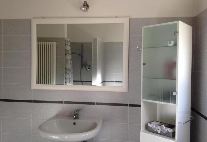 스탠다드 트리플 룸(3인실) 외부 욕실, Affittacamere Le Rose