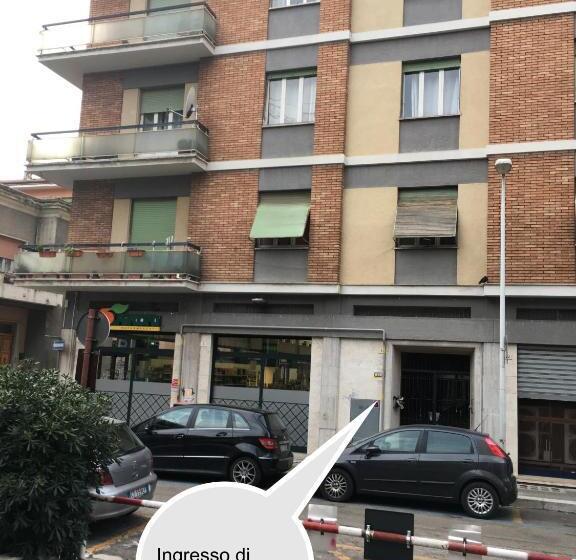 اتاق خانوادگی, Alloggio Urbano  Stazione