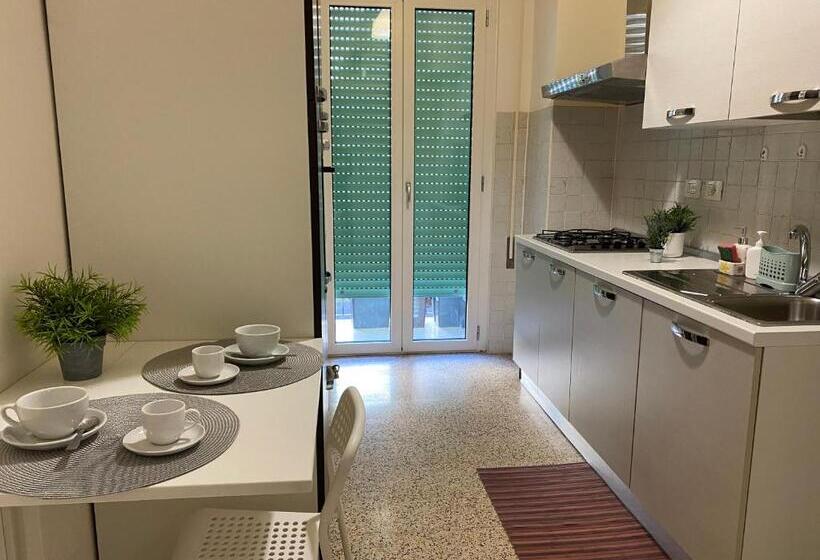 اتاق خانوادگی, Alloggio Urbano  Stazione