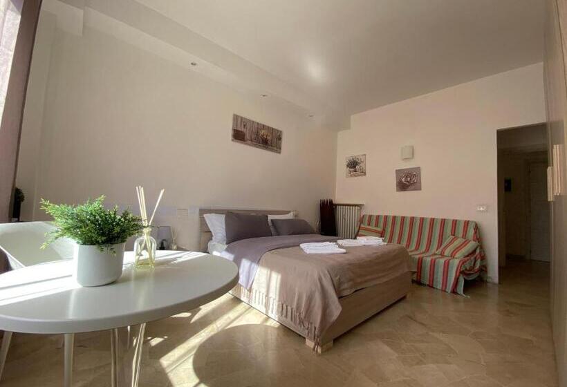 اتاق خانوادگی, Alloggio Urbano  Stazione