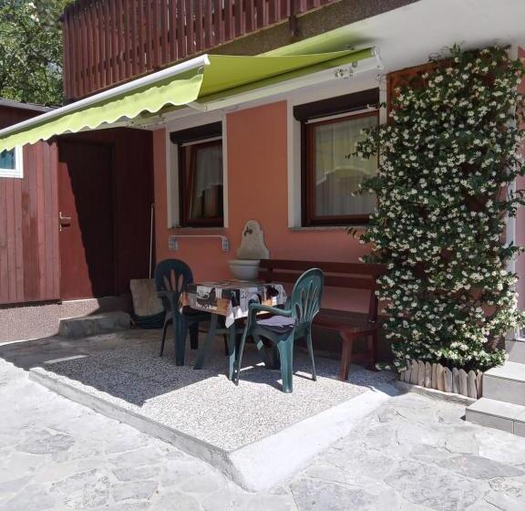 استودیوی استاندارد, Apartment & Rooms Bruna Vučič