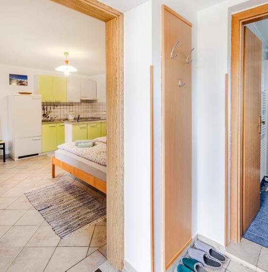 استودیوی استاندارد, Apartment & Rooms Bruna Vučič
