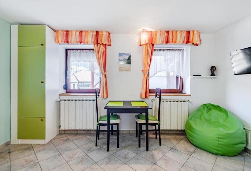 استودیوی استاندارد, Apartment & Rooms Bruna Vučič