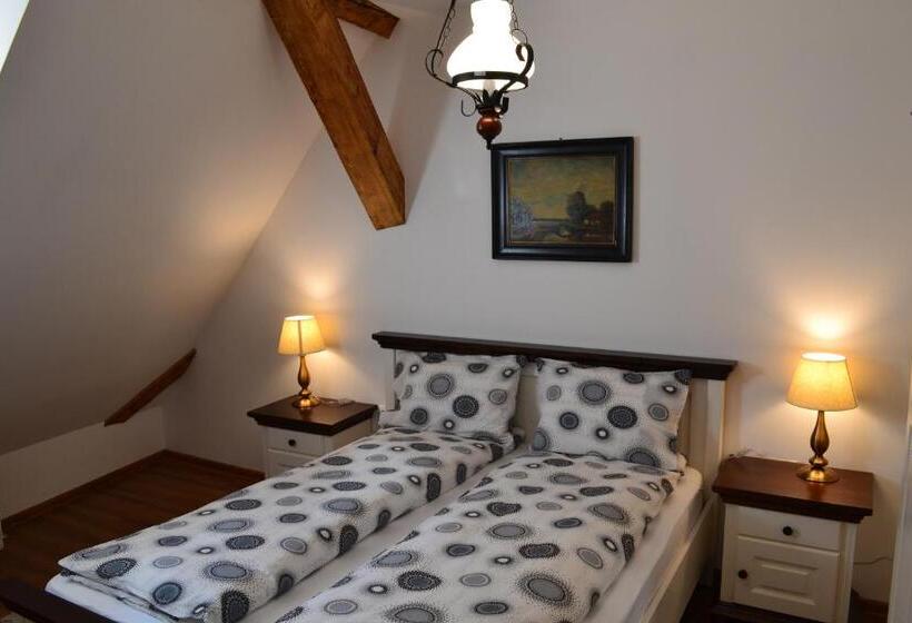 شقة غرفة واحدة, Casa Fanarilor