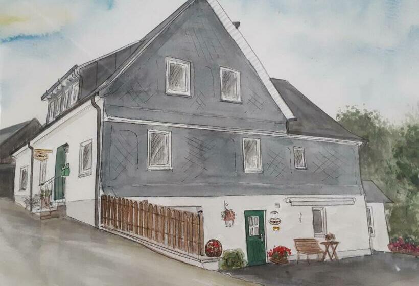 شقة غرفة واحدة ذات إطلالة, Ferienwohnung & Gästezimmer Schrichten