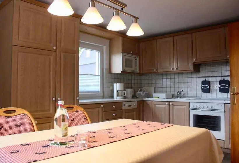 景色の見える一ベッドルームアパートメント, Ferienwohnung & Gästezimmer Schrichten