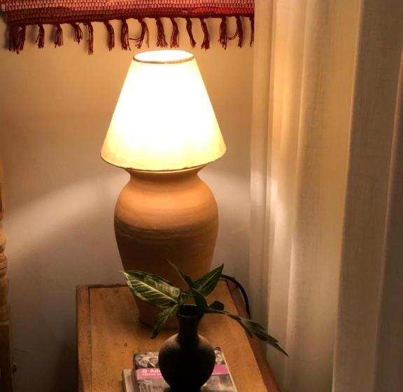 جناح عائلي, Kûara Pipa