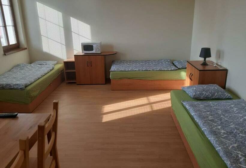 스탠다드 트리플 룸, Penzion V Zatáčce