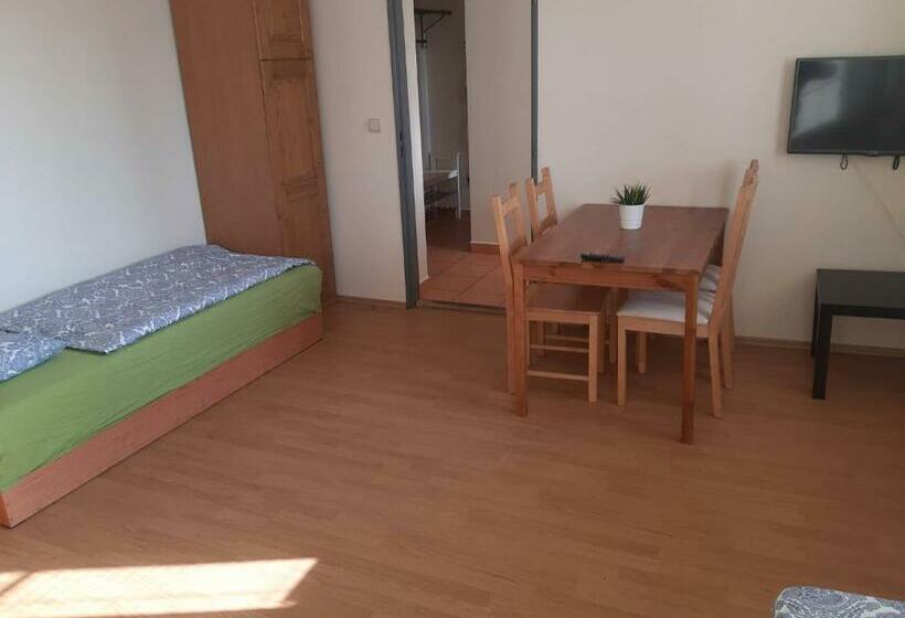 스탠다드 트리플 룸, Penzion V Zatáčce