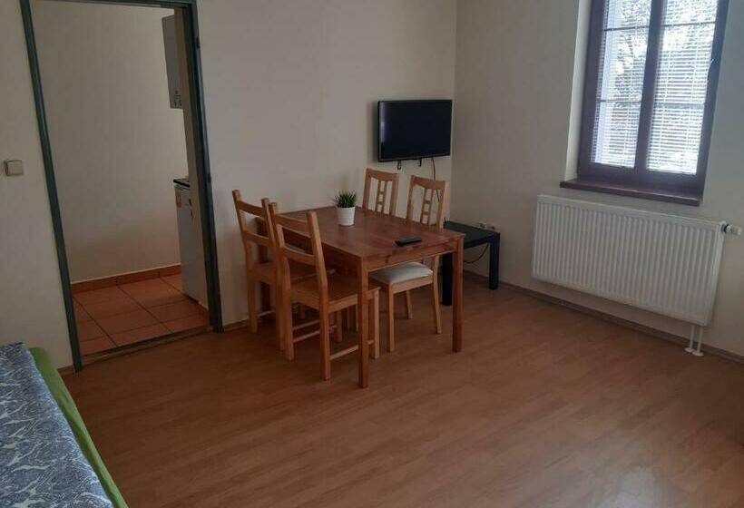 스탠다드 트리플 룸, Penzion V Zatáčce