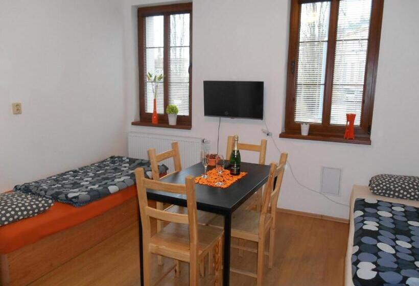 스탠다드 트리플 룸, Penzion V Zatáčce