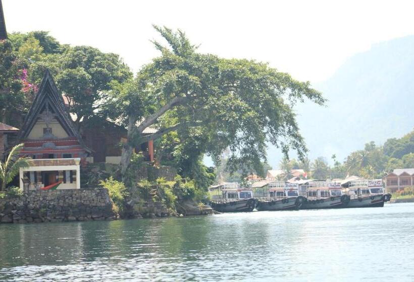 标准三人间, Reggae Guest House