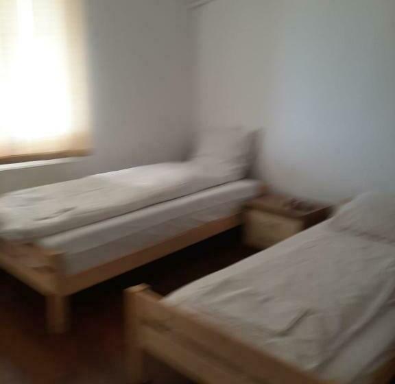 Quarto Estandar Banheiro Compartilhado, Vila Marina&eddy