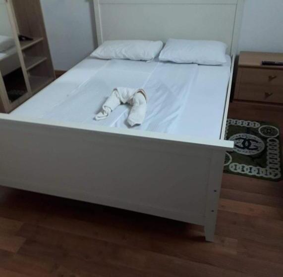 اتاق استاندارد با سرویس بهداشتی مشترک, Vila Marina&eddy