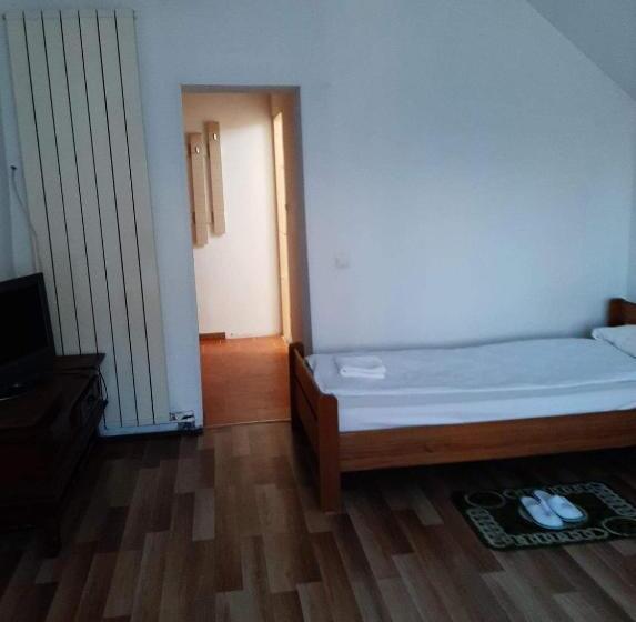 اتاق استاندارد سه نفره, Vila Marina&eddy