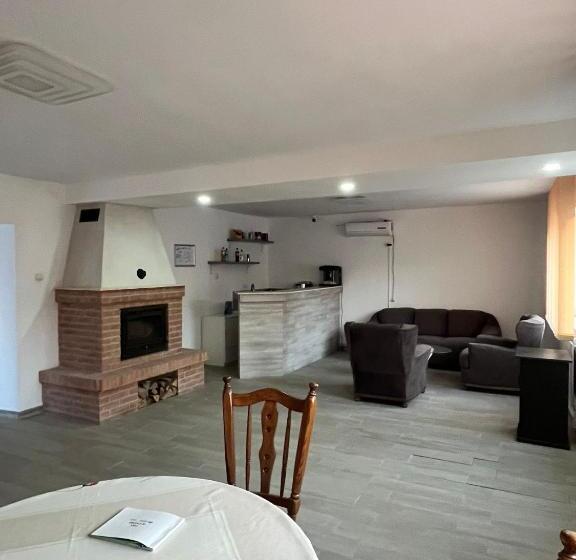 اتاق استاندارد با سرویس بهداشتی مشترک, Vila Marina&eddy