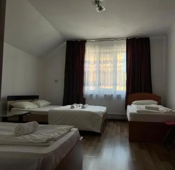 Standard Triple Room, Vila Marina&eddy