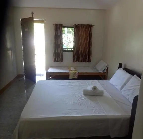Perhehuone, Sunshine Paradise Inn