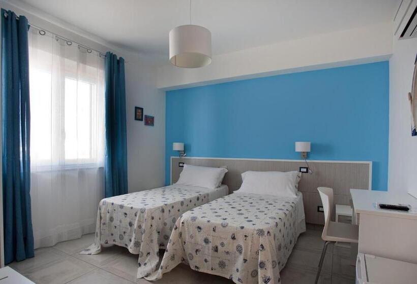 اتاق استاندارد با چشمانداز دریا, B&b A Due Passi Dal Mare