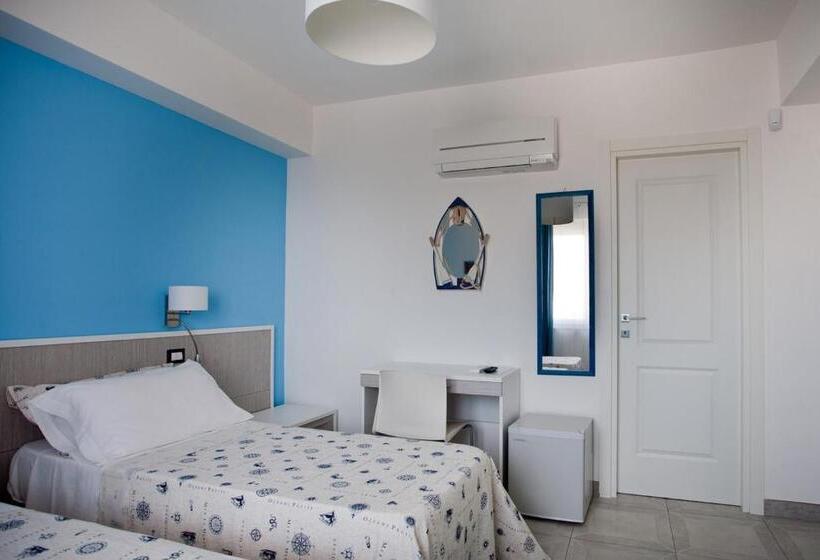 اتاق استاندارد با چشمانداز دریا, B&b A Due Passi Dal Mare