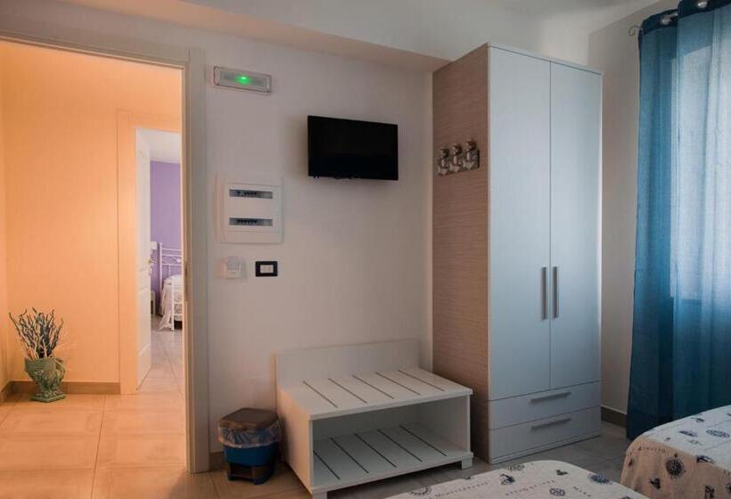 اتاق استاندارد با چشمانداز دریا, B&b A Due Passi Dal Mare