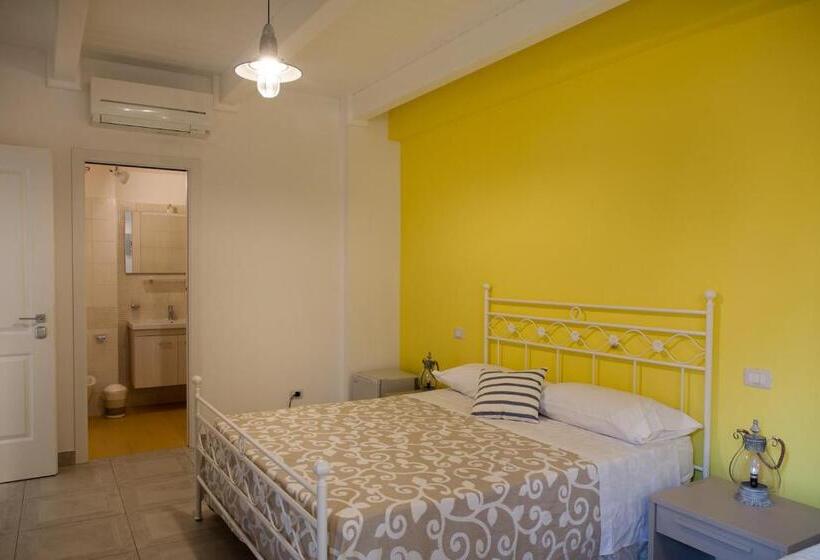 Triple Room Sea View, B&b A Due Passi Dal Mare