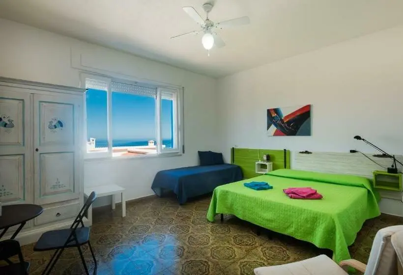 Triple Room Sea View, B&b Bentuemari