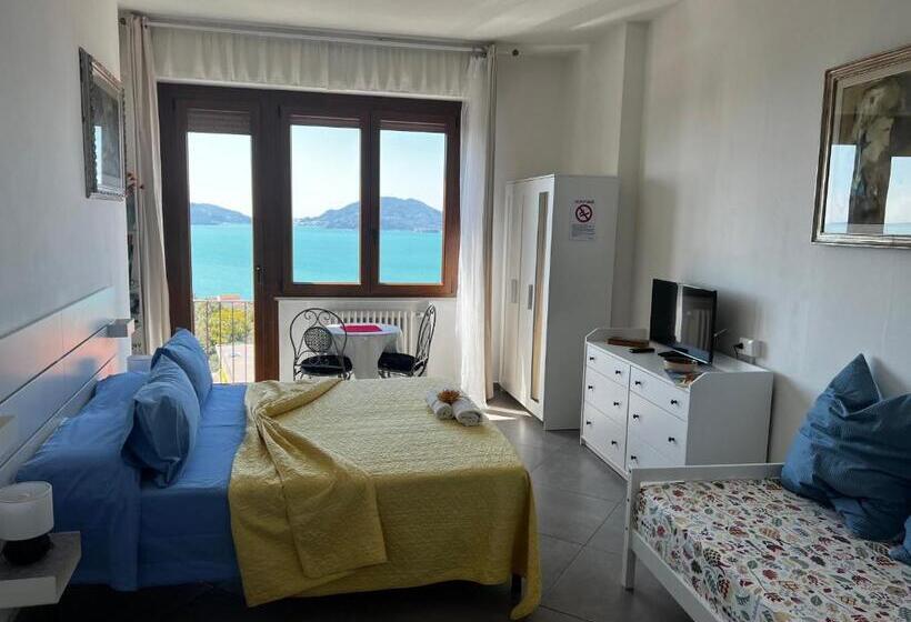 اتاق لوکس با چشمانداز دریا, B&b Camera Bellavista