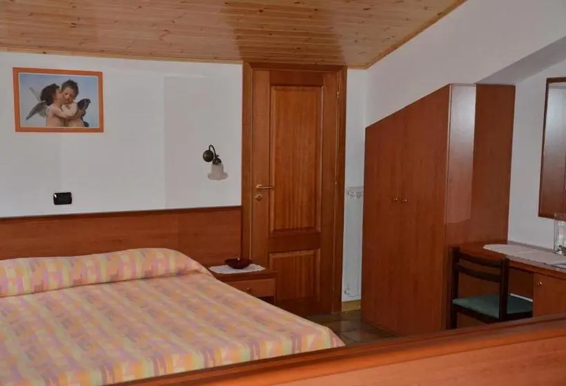 バルコニー付スタンダード４ベッドルーム, B&b Villa Calagioli