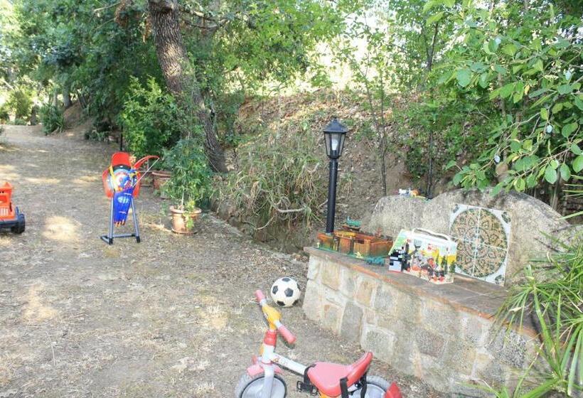 اتاق استاندارد چهارنفره با بالکن, B&b Villa Calagioli