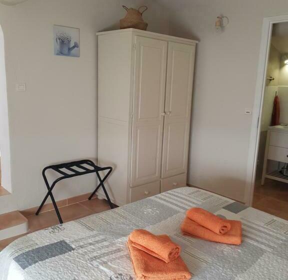 سوییت, Mas Clement Chambre Et Table D Hôtes