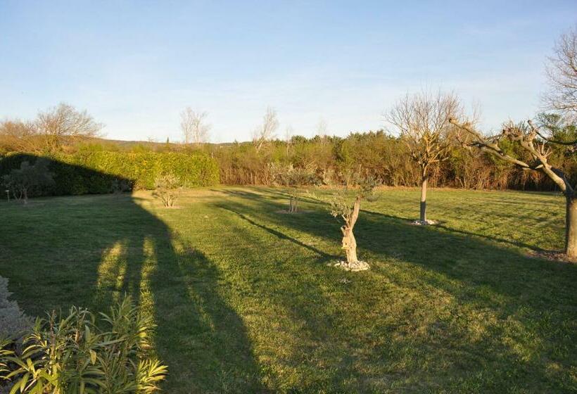 سوییت, Mas Clement Chambre Et Table D Hôtes