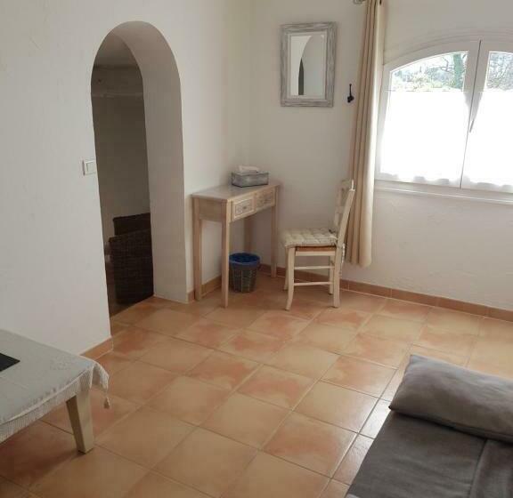 سوییت, Mas Clement Chambre Et Table D Hôtes