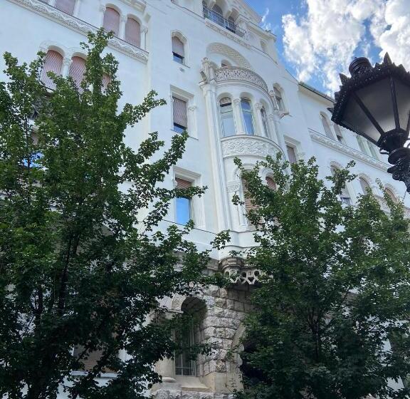 Standard Studio, Guest Rest Studio Apartments