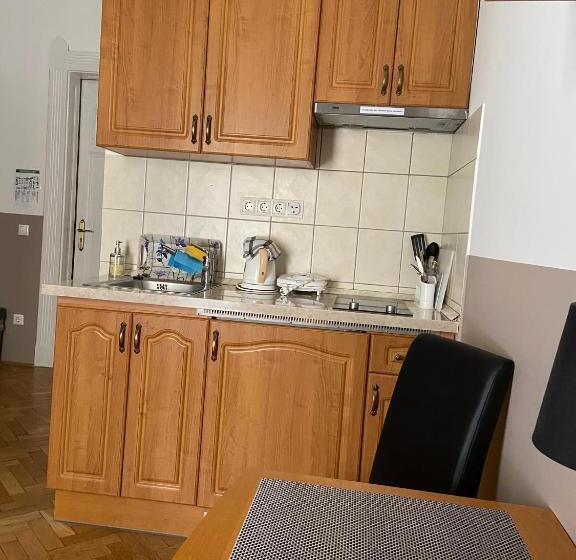 Standard Studio, Guest Rest Studio Apartments