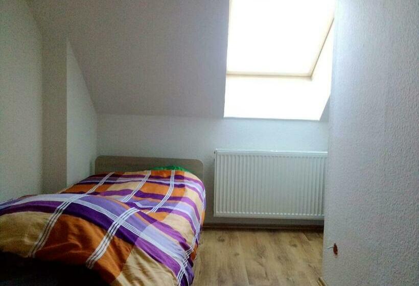 Quarto Standard Individual Casa de Banho Partilhada, Hostel Schützenbrücke