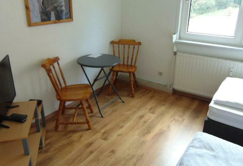 Quarto Standard Individual Casa de Banho Partilhada, Hostel Schützenbrücke