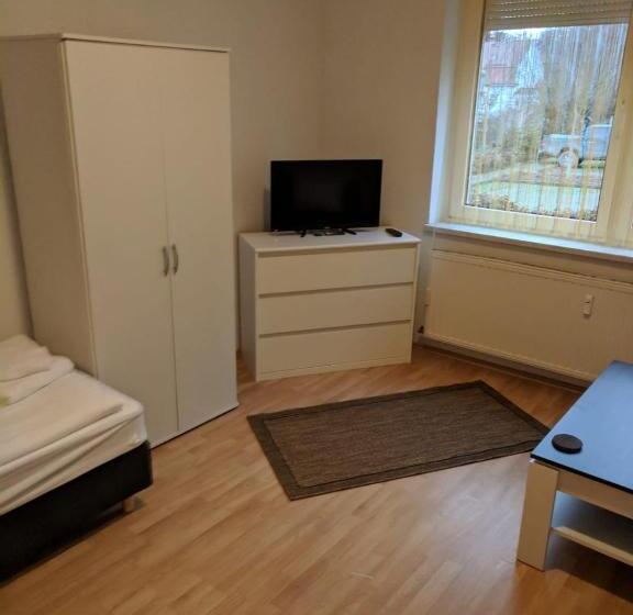 Quarto Triplo Standard Casa de Banho Partilhada, Hostel Schützenbrücke