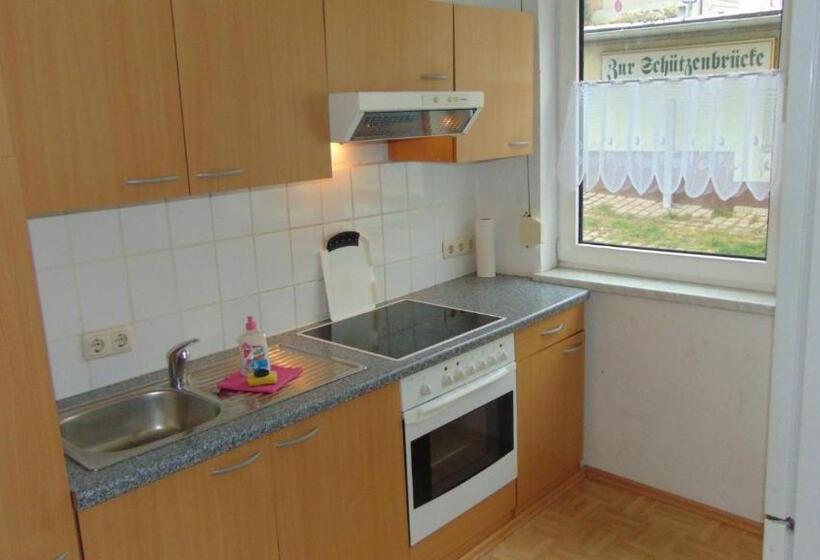 Quarto Triplo Standard Casa de Banho Partilhada, Hostel Schützenbrücke